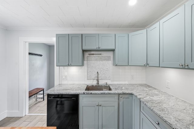 96 Apricot St, Worcester, MA 01603
