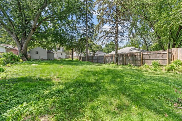 1752 Flandrau Street, Maplewood, MN 55109