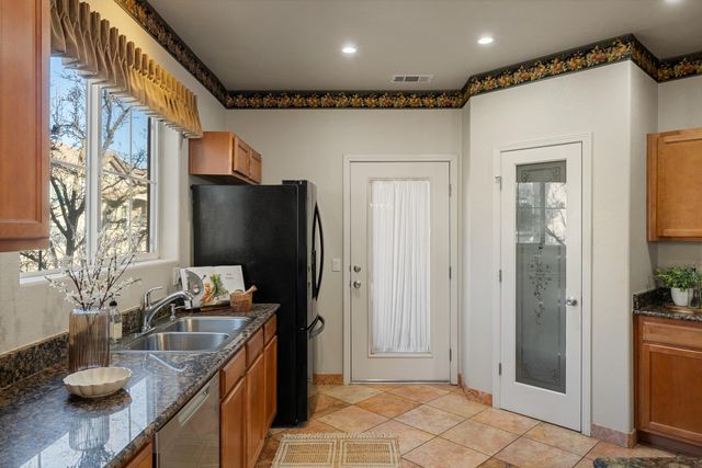 1212 Vessona Cir, Folsom, CA 95630