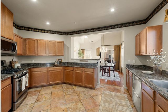 1212 Vessona Cir, Folsom, CA 95630