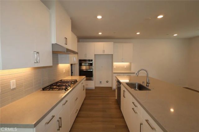 27322 Bear Paw Lane, Valencia, CA 91381