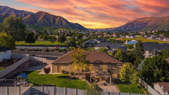 6 W PARK DR, Elk Ridge, UT 84651