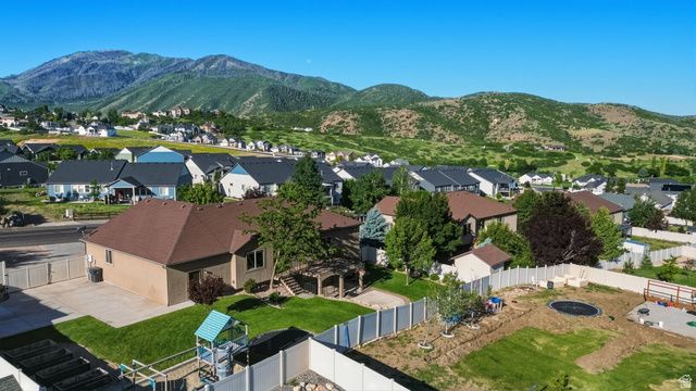 6 W PARK DR, Elk Ridge, UT 84651