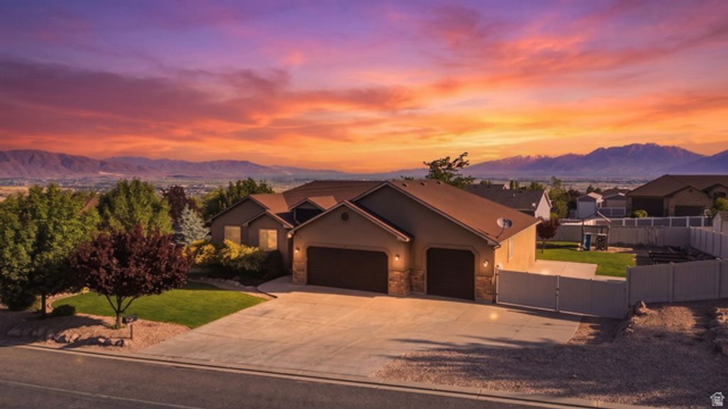 6 W PARK DR, Elk Ridge, UT 84651