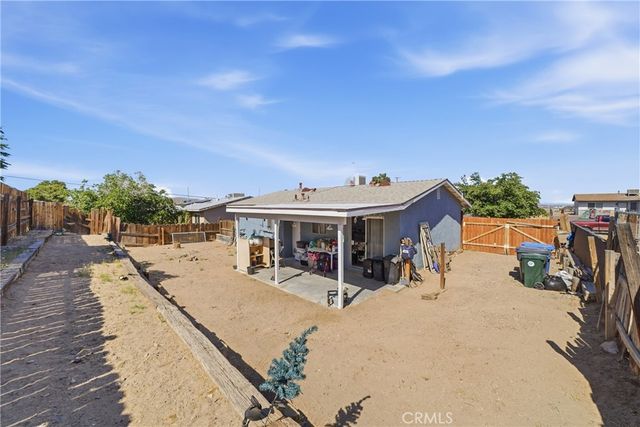 2004 Rushmore, Barstow, CA 92311