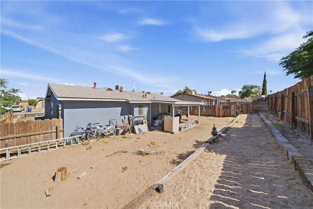 2004 Rushmore, Barstow, CA 92311