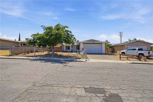2004 Rushmore, Barstow, CA 92311