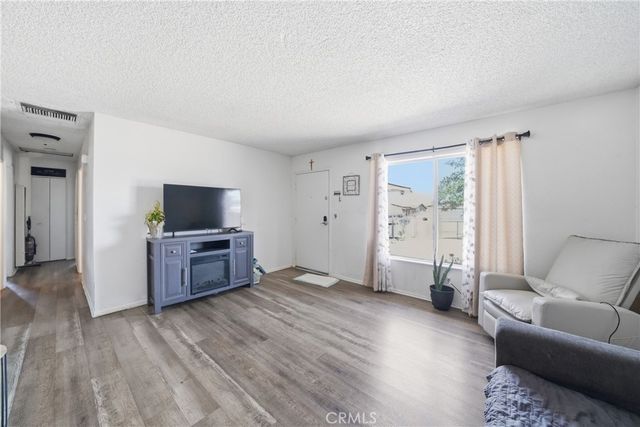 2004 Rushmore, Barstow, CA 92311
