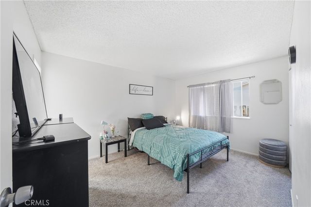 2004 Rushmore, Barstow, CA 92311