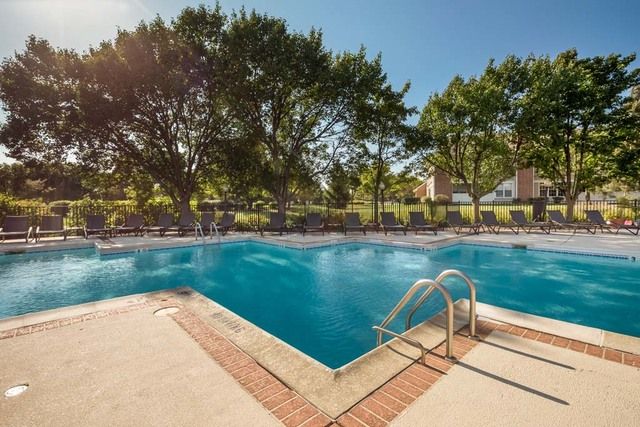 1681 E Green Briar Drive 3835, Schaumburg, IL 60173