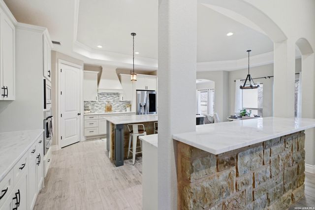 117 Crescent Rdg, Adkins, TX 78101