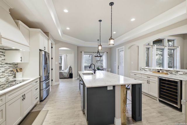 117 Crescent Rdg, Adkins, TX 78101