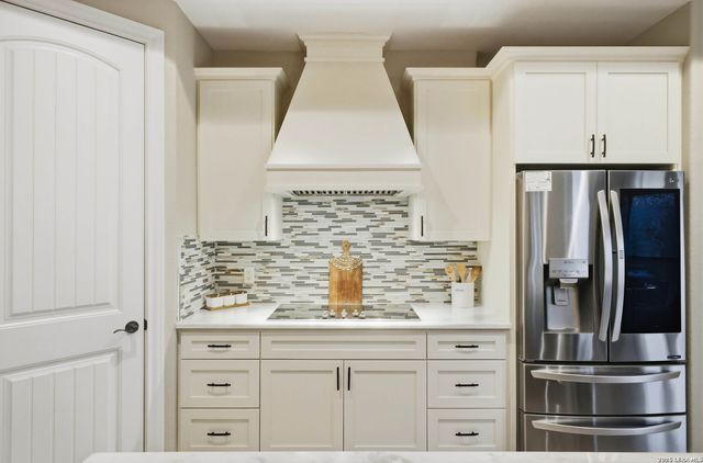 117 Crescent Rdg, Adkins, TX 78101