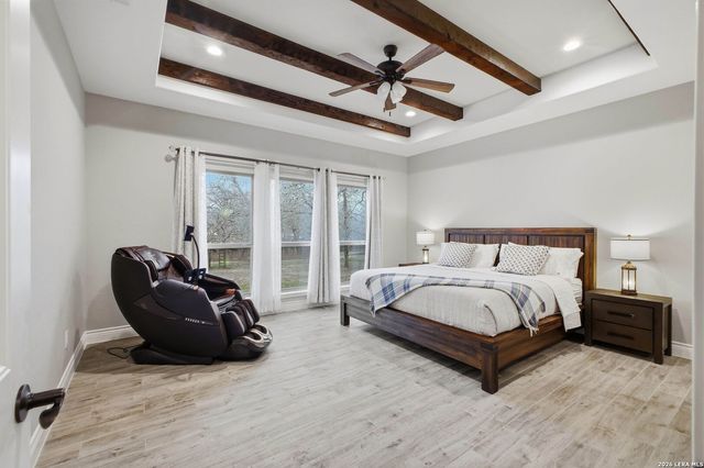 117 Crescent Rdg, Adkins, TX 78101