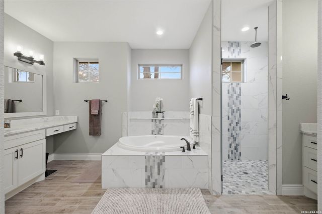 117 Crescent Rdg, Adkins, TX 78101