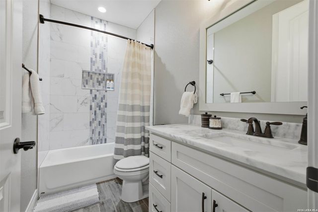 117 Crescent Rdg, Adkins, TX 78101