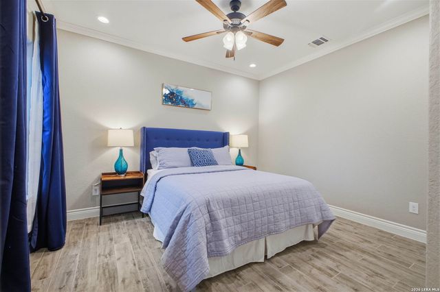 117 Crescent Rdg, Adkins, TX 78101