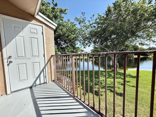 2151 NW 96th Ter 15G, Pembroke Pines, FL 33024