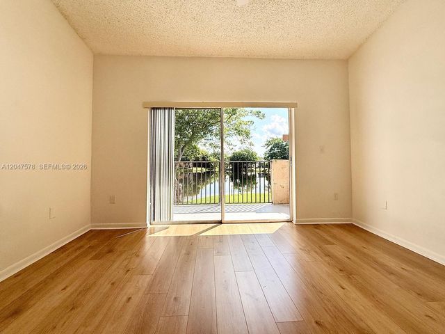 2151 NW 96th Ter 15G, Pembroke Pines, FL 33024