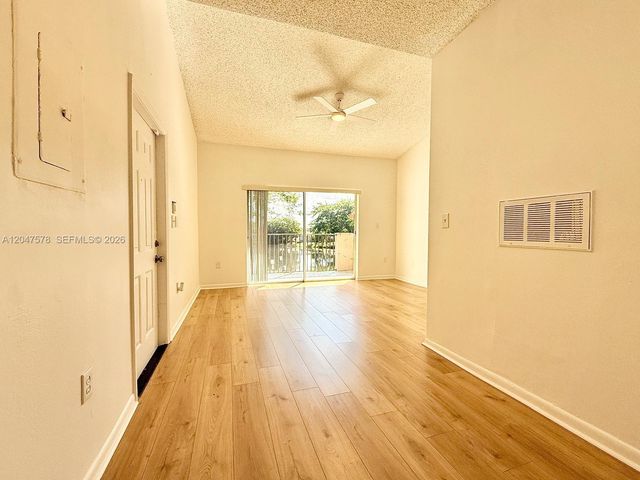 2151 NW 96th Ter 15G, Pembroke Pines, FL 33024