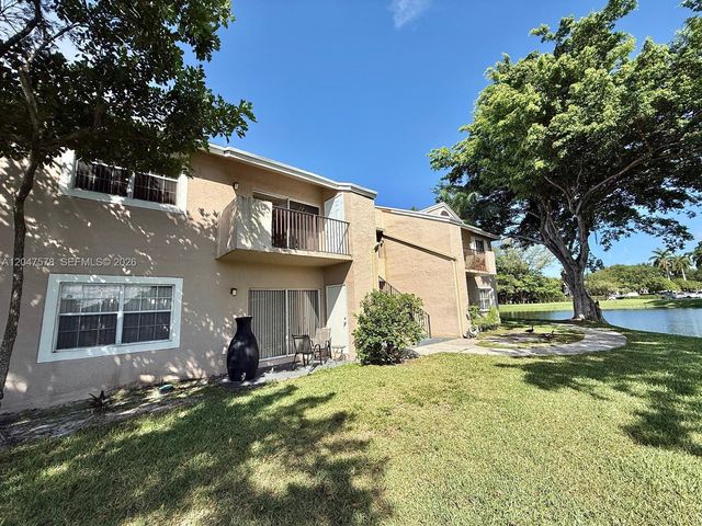 2151 NW 96th Ter 15G, Pembroke Pines, FL 33024