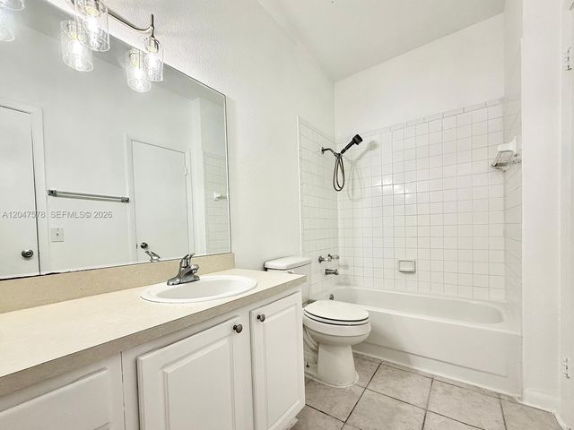 2151 NW 96th Ter 15G, Pembroke Pines, FL 33024
