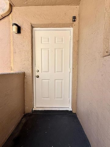 2151 NW 96th Ter 15G, Pembroke Pines, FL 33024