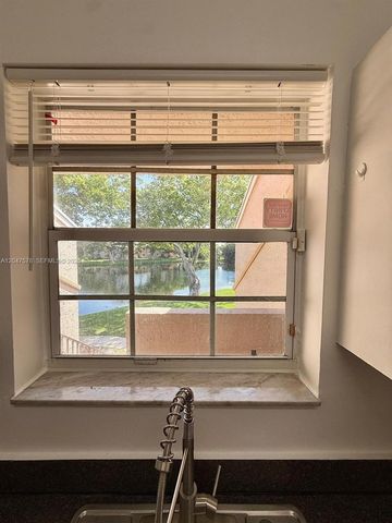 2151 NW 96th Ter 15G, Pembroke Pines, FL 33024
