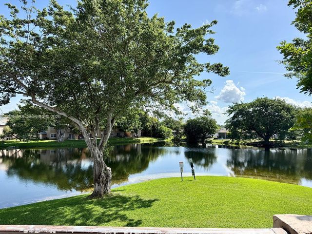 2151 NW 96th Ter 15G, Pembroke Pines, FL 33024