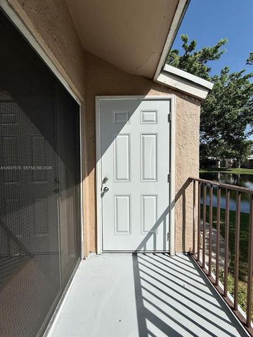 2151 NW 96th Ter 15G, Pembroke Pines, FL 33024