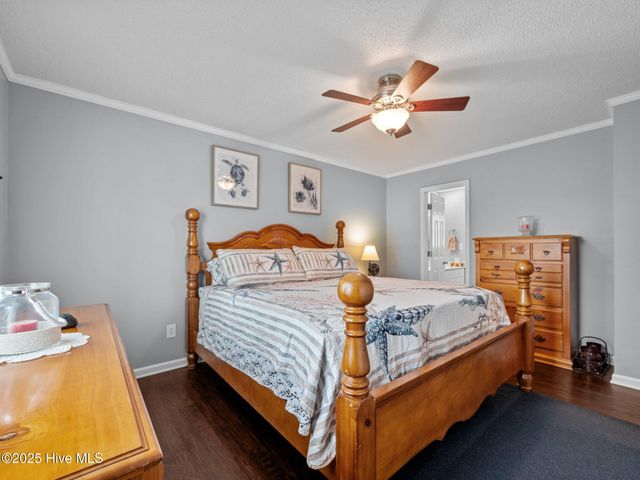 803 Wood Creek Drive, Hubert, NC 28539