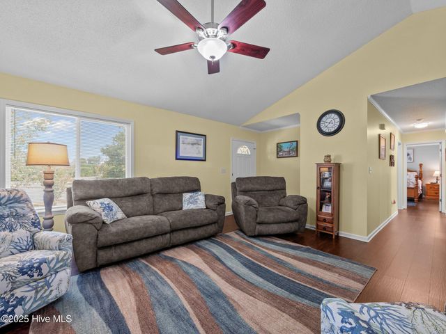 803 Wood Creek Drive, Hubert, NC 28539