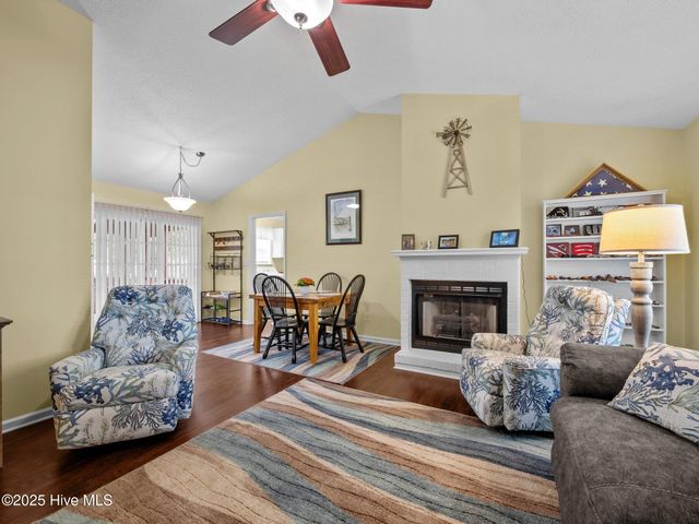 803 Wood Creek Drive, Hubert, NC 28539