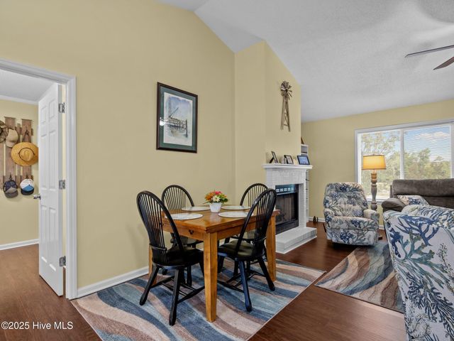 803 Wood Creek Drive, Hubert, NC 28539