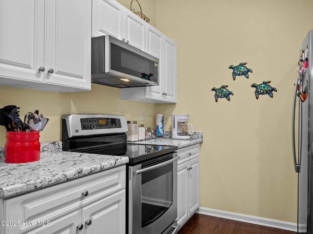 803 Wood Creek Drive, Hubert, NC 28539