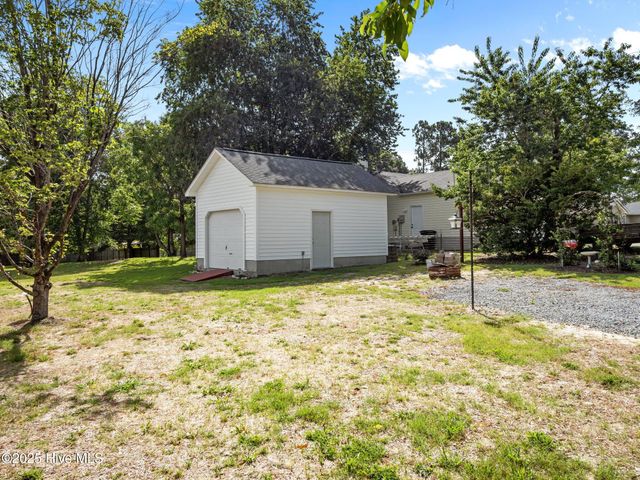 803 Wood Creek Drive, Hubert, NC 28539