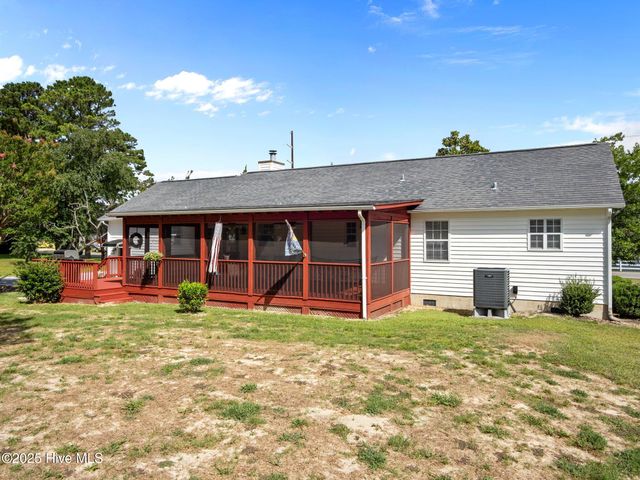 803 Wood Creek Drive, Hubert, NC 28539