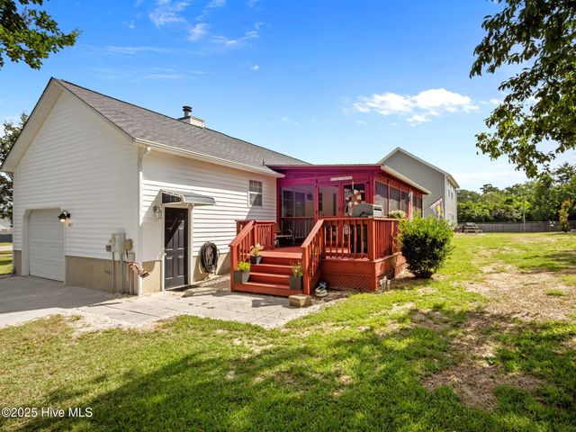 803 Wood Creek Drive, Hubert, NC 28539