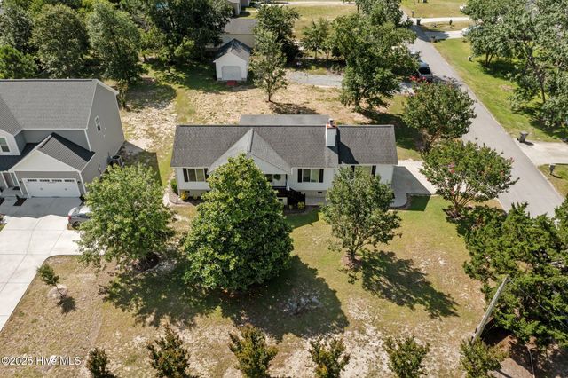 803 Wood Creek Drive, Hubert, NC 28539