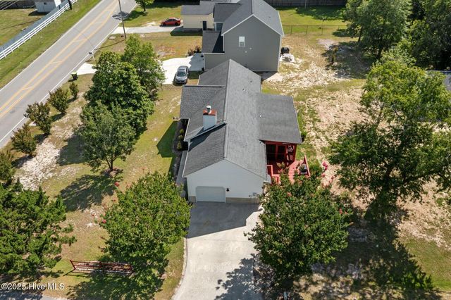 803 Wood Creek Drive, Hubert, NC 28539