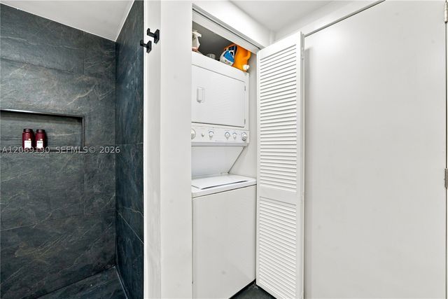 1750 N Bayshore Dr 1912, Miami, FL 33132