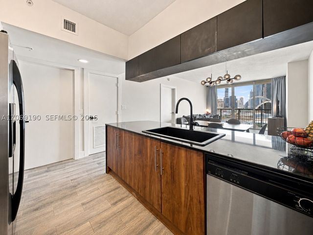 1750 N Bayshore Dr 1912, Miami, FL 33132