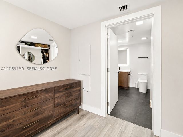 1750 N Bayshore Dr 1912, Miami, FL 33132