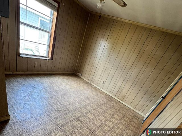 1304 N Wood Street, Cleburne, TX 76033