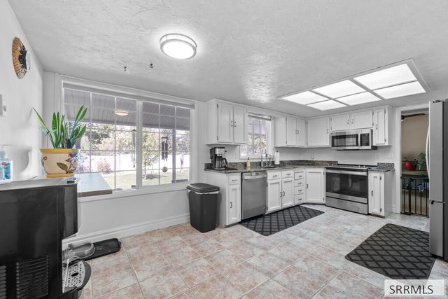 1263 Londonderry Avenue, Idaho Falls, ID 83404