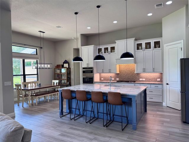 209 Oak Hill DR, Liberty Hill, TX 78642