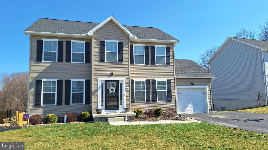 86 HOMESTEAD DR, Hanover, PA 17331