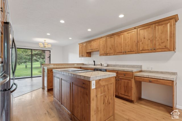 1679 VILLAGE ROUND DR, Park City, UT 84098