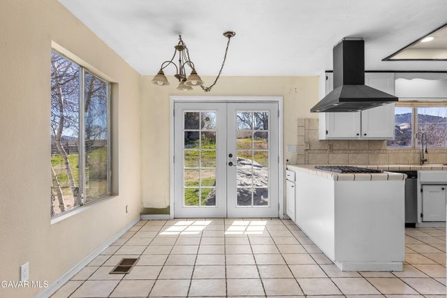 29960 Greenwater Drive, Tehachapi, CA 93561