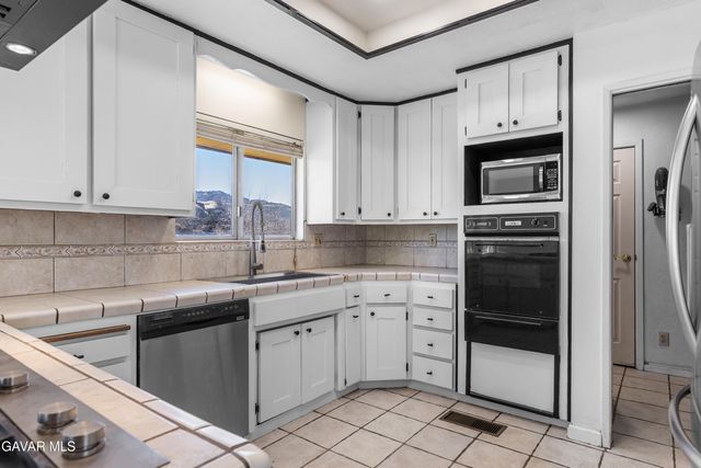 29960 Greenwater Drive, Tehachapi, CA 93561